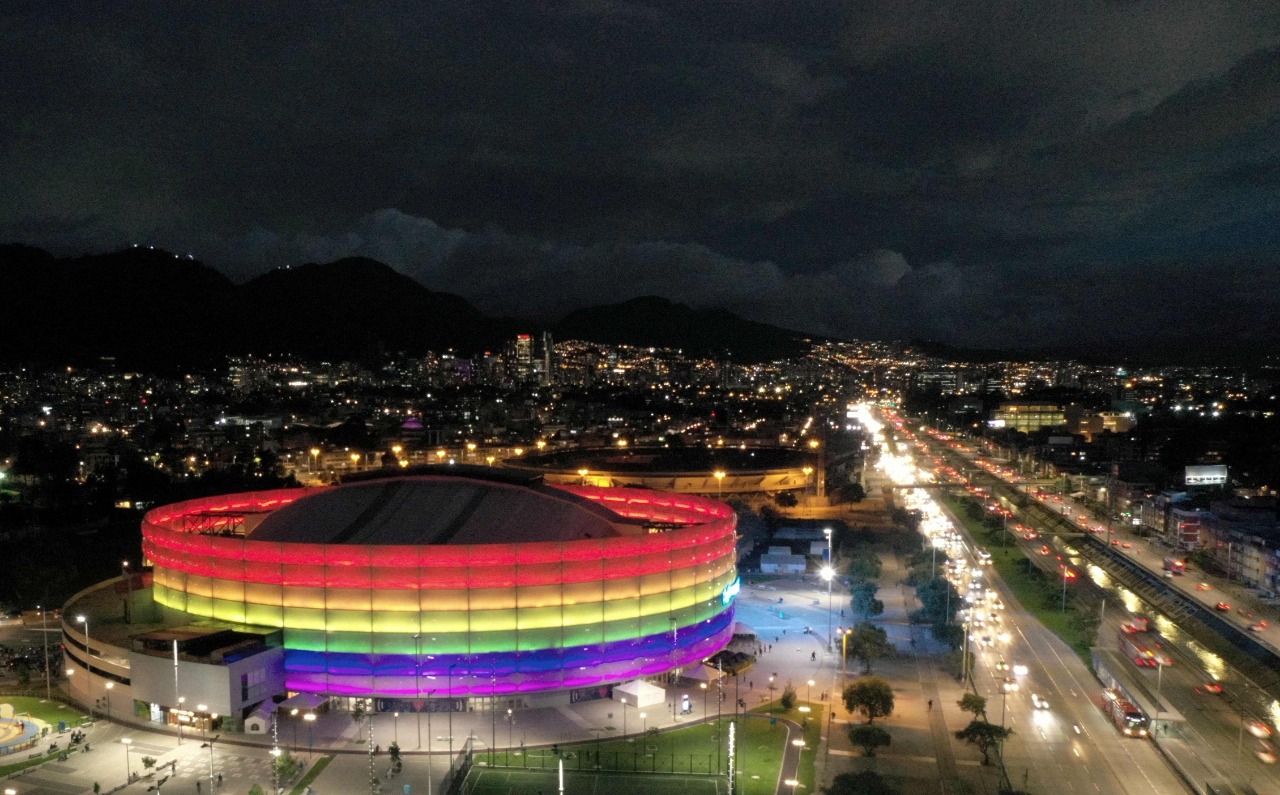 El Movistar Arena de Bogotá se sumó a la conmemoración del Mes del Orgullo LGBT.