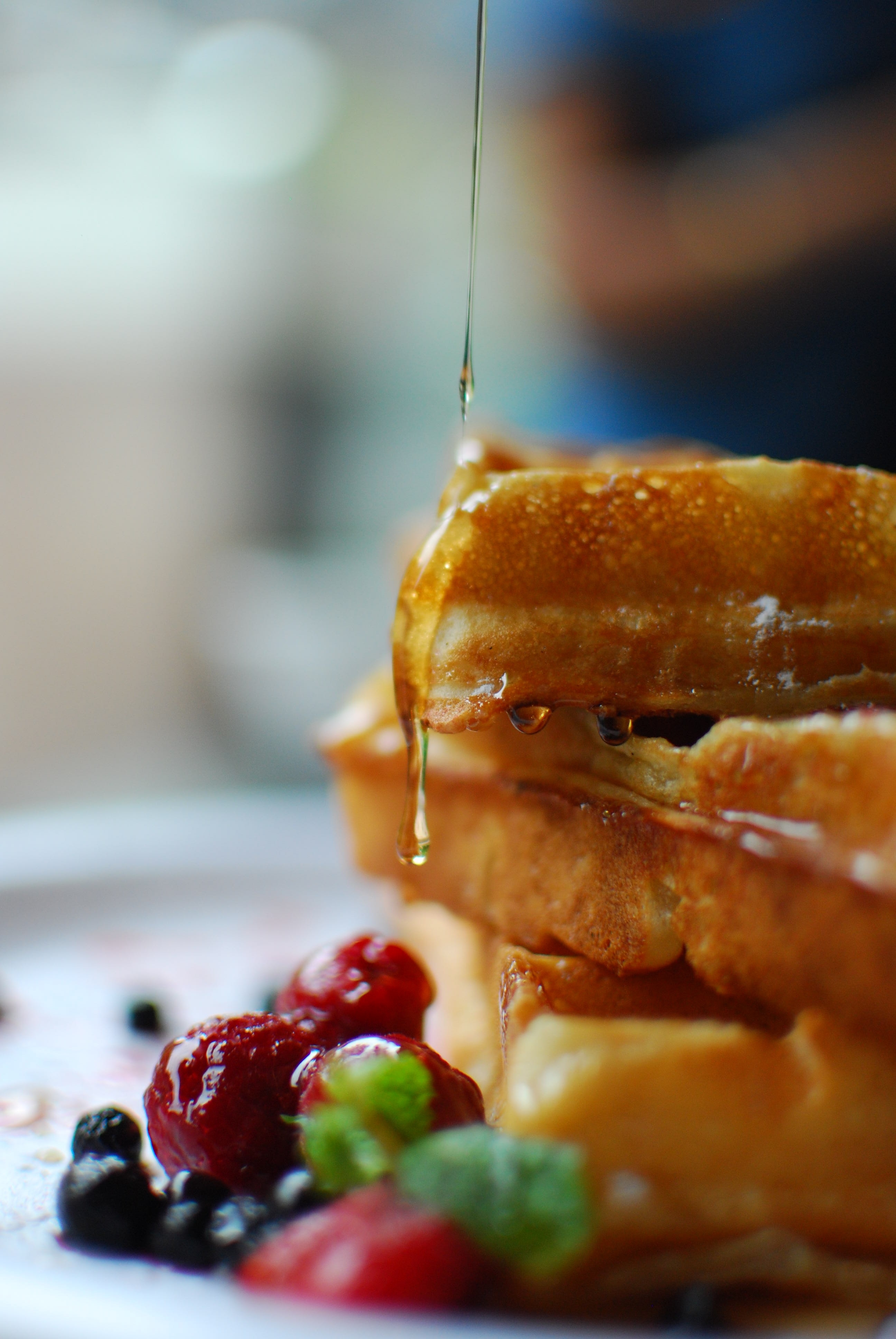 Puedes preparar waffles con banano sin usar ni un gramo de harina y quedarán igual de deliciosos.