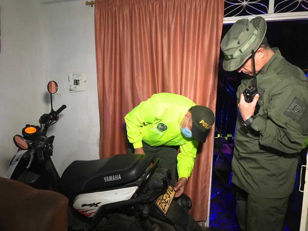 Esta banda abordaba a la personas en dos o tres motos para robarlas.