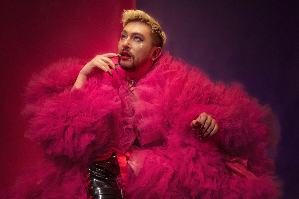 Más allá del género: Manu Mojito y la revolución del arte queer en Colombia