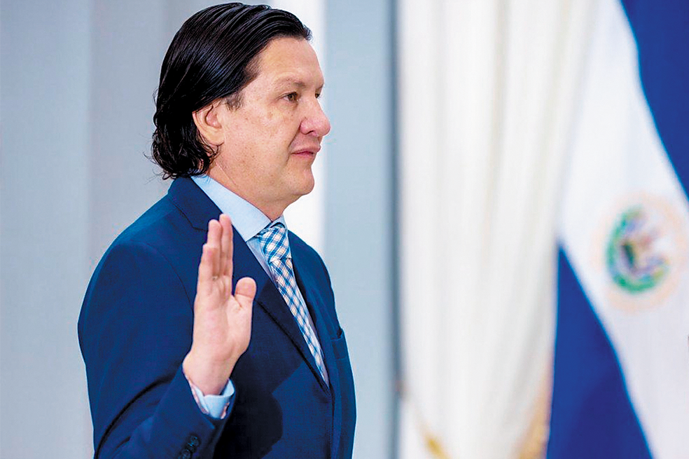 “Hay una guerra que requiere medidas excepcionales”: colombiano de Gobierno Bukele