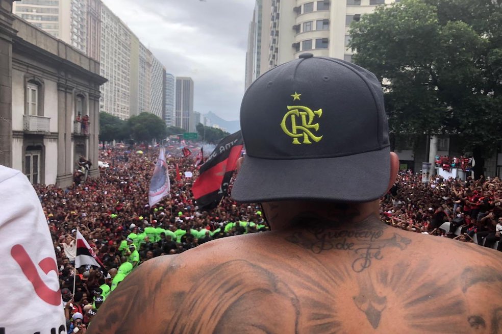 Flamengo llegó a Rio de Janeiro para festejar el título de la Libertadores con su gente