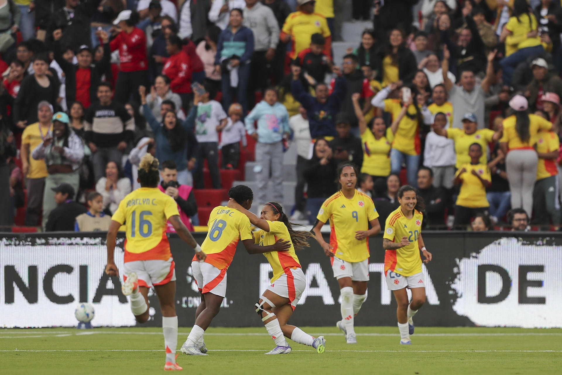 Van por todo: la selección de Colombia femenina inicia su ruta mundialista