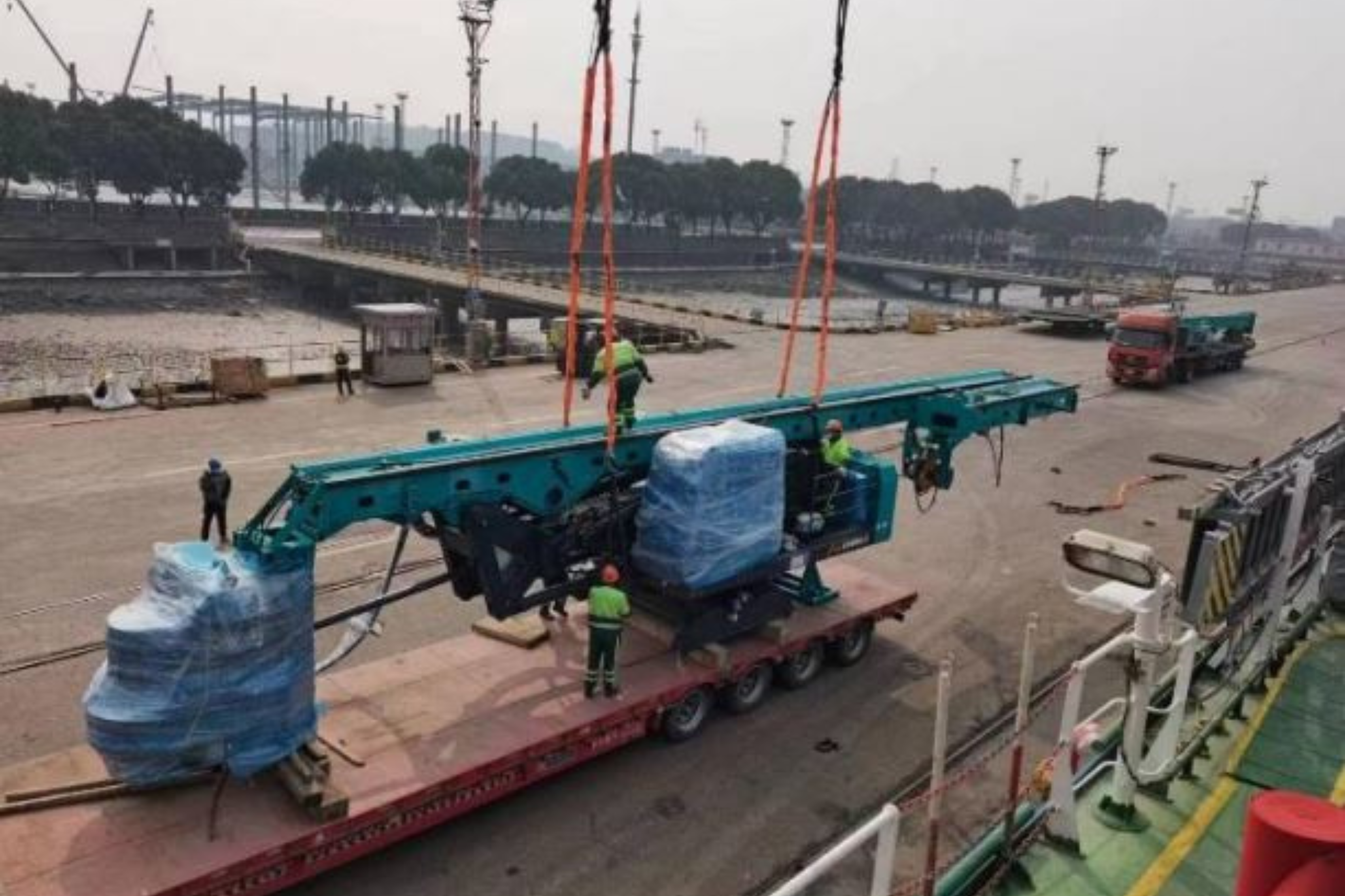Llegaron al país tres piloteadoras para construir la primera línea del Metro