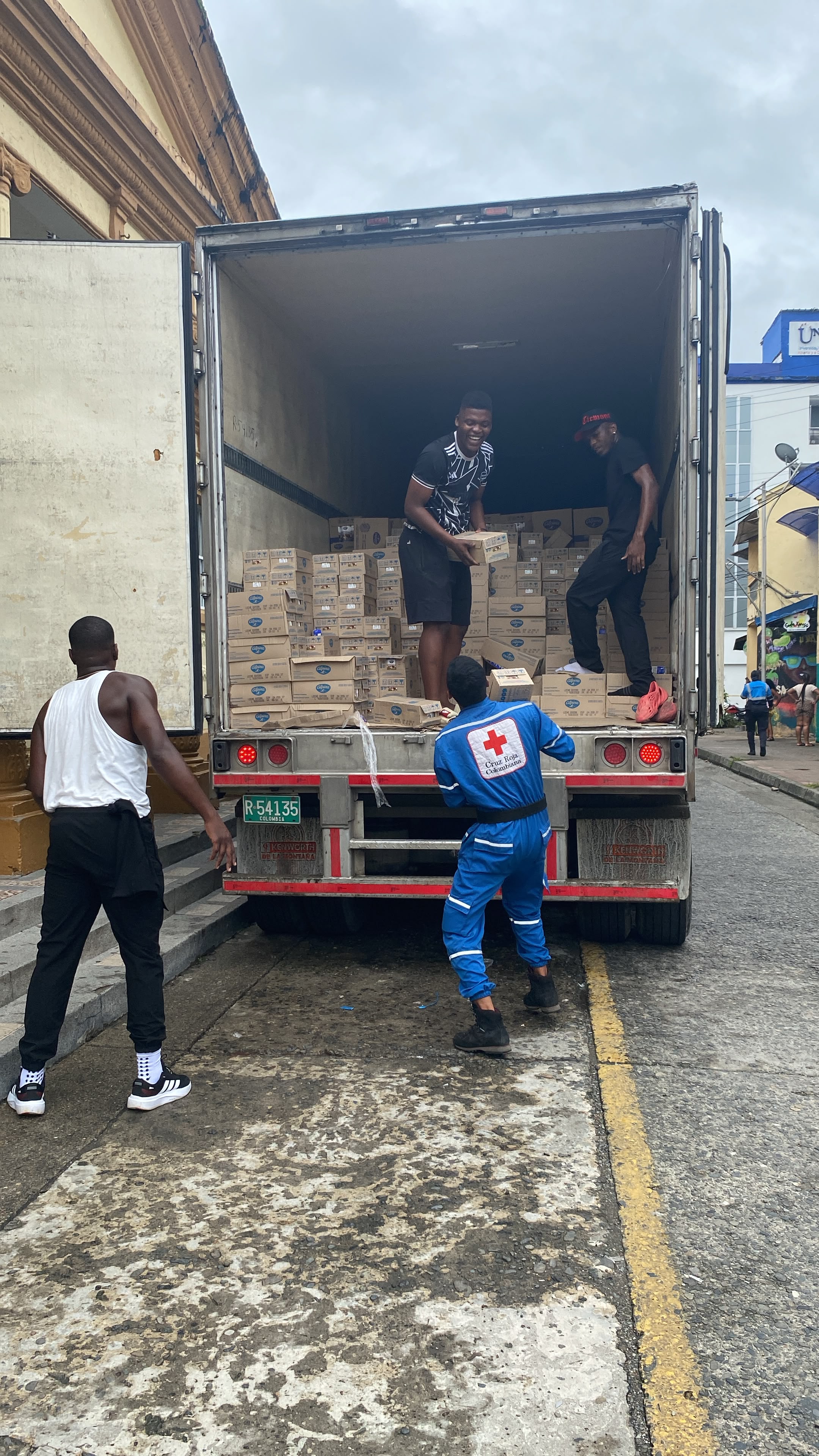 Grupo Alpina moviliza recursos y capacidades para atender la emergencia en Colombia