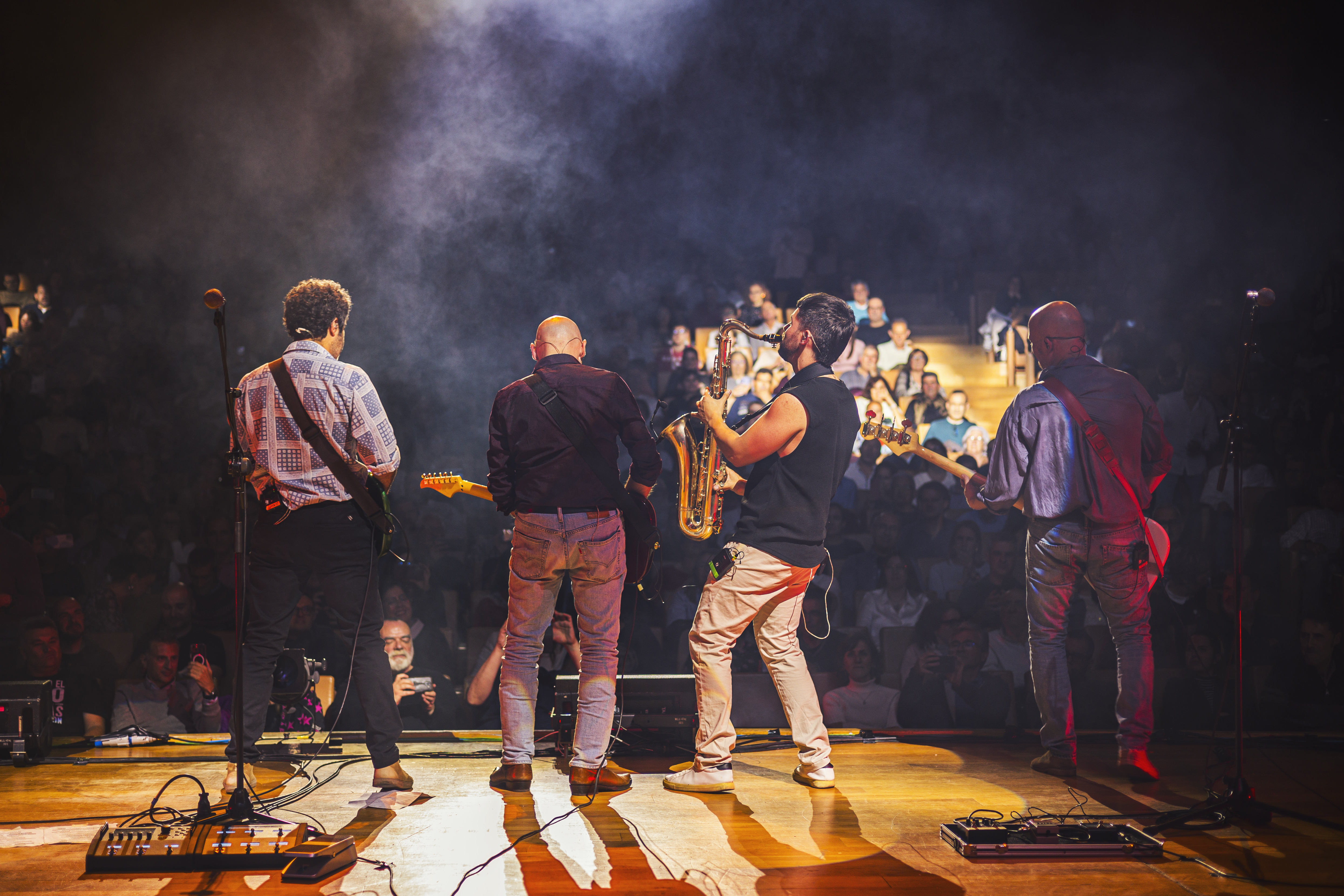 bROTHERS iN bAND trae a Bogotá un gran tributo a dIRE sTRAITS
