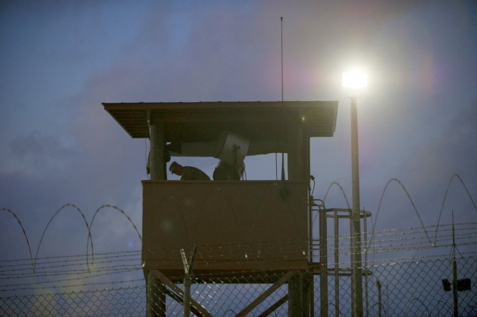 Omán recibe a 10 prisioneros de Guantánamo