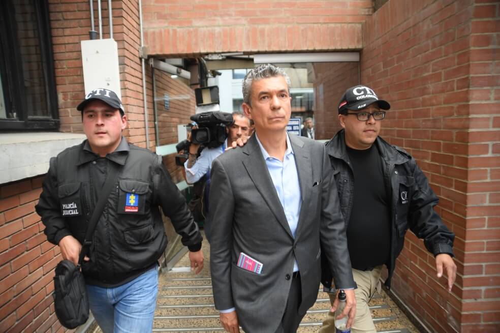 Exdirectivo del DAS habría «chuzado» a sindicato de Avianca y hasta a menores de edad