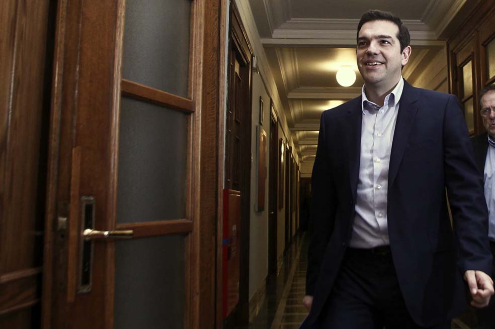 El primer ministro griego, Alexis Tsipras, a su llegada a una reunión del Consejo de Ministros en el Parlamento en Atenas (Grecia). /EFE