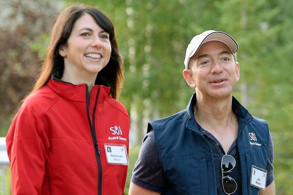 MacKenzie Scott, ex esposa de Jeff Bezos, dona 1.700 millones de dólares