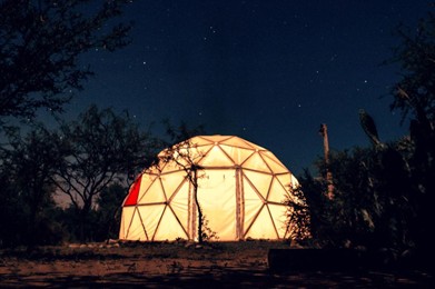 Hoteles bajo las estrellas, Airbnb