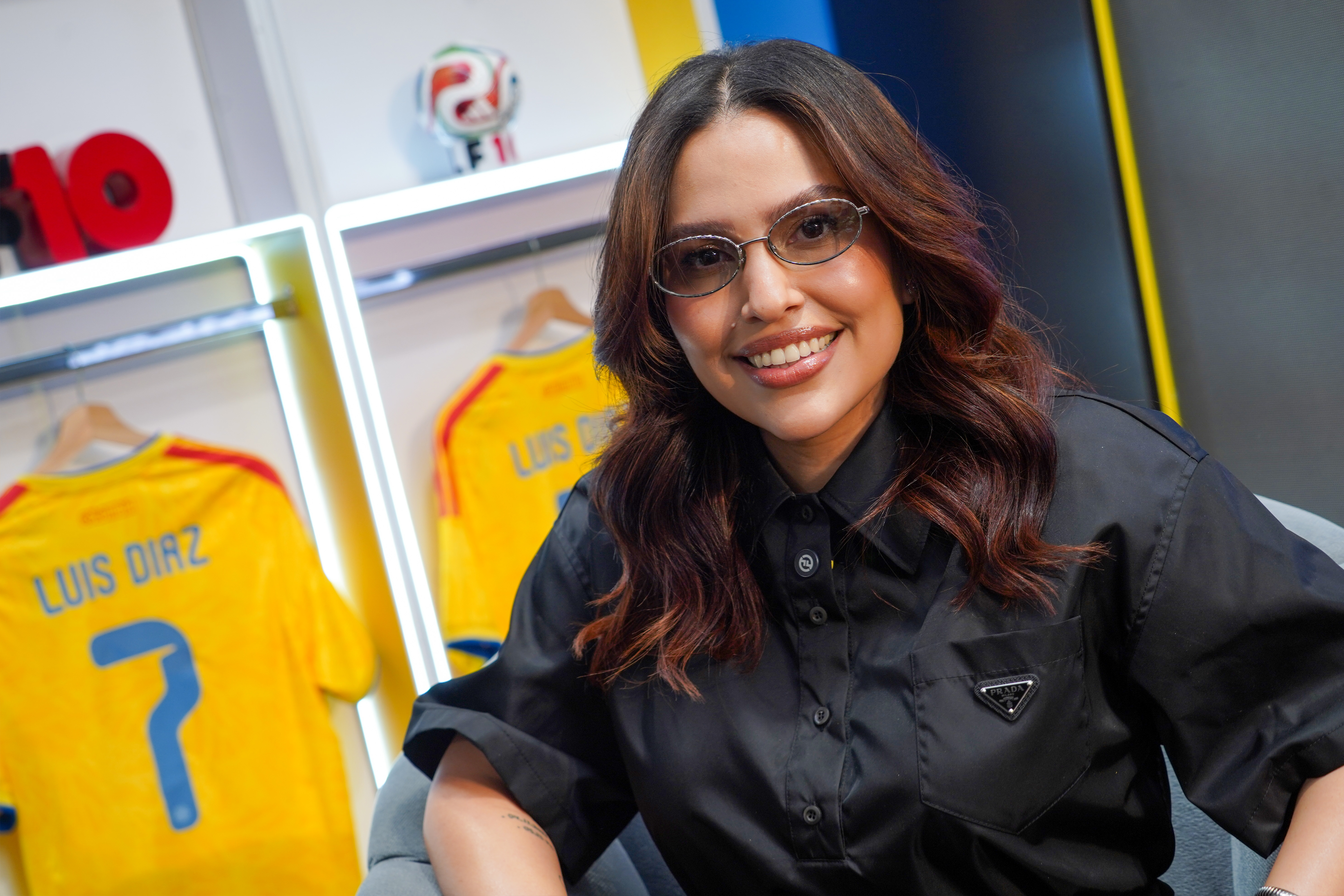 Revelan cuánto cuesta el bolso que la esposa de Luis Díaz llevó al Colombia vs. Ghana