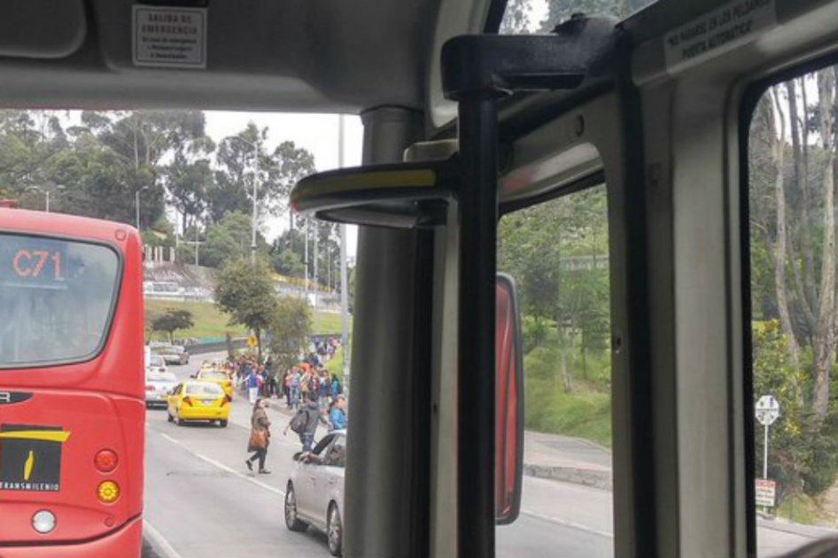 Cerrado Portal de Suba por protestas de vendedores ambulantes