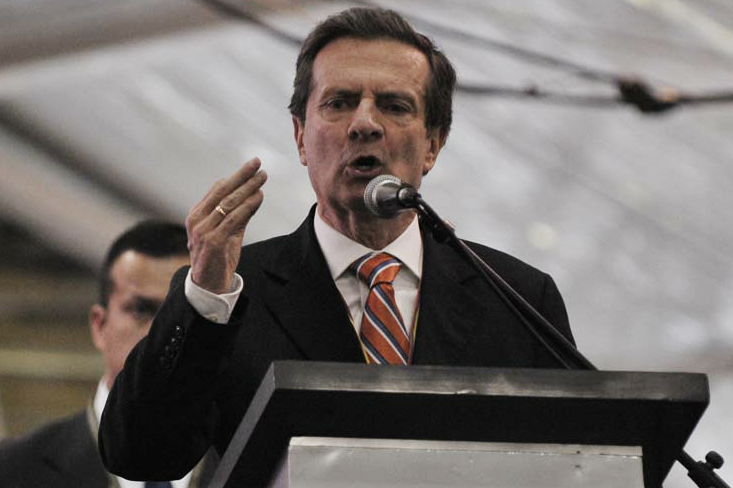 Hija de exministro Londoño critica reducción del esquema de seguridad de su padre