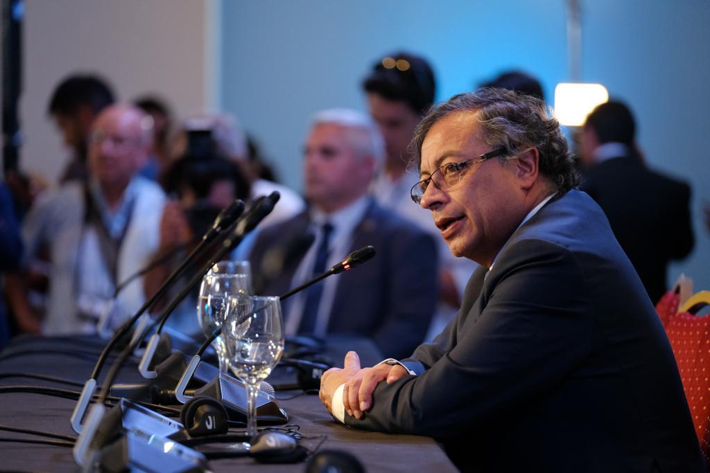 Petro habría anunciado salida de secretario de DPS por posible escándalo de corrupción