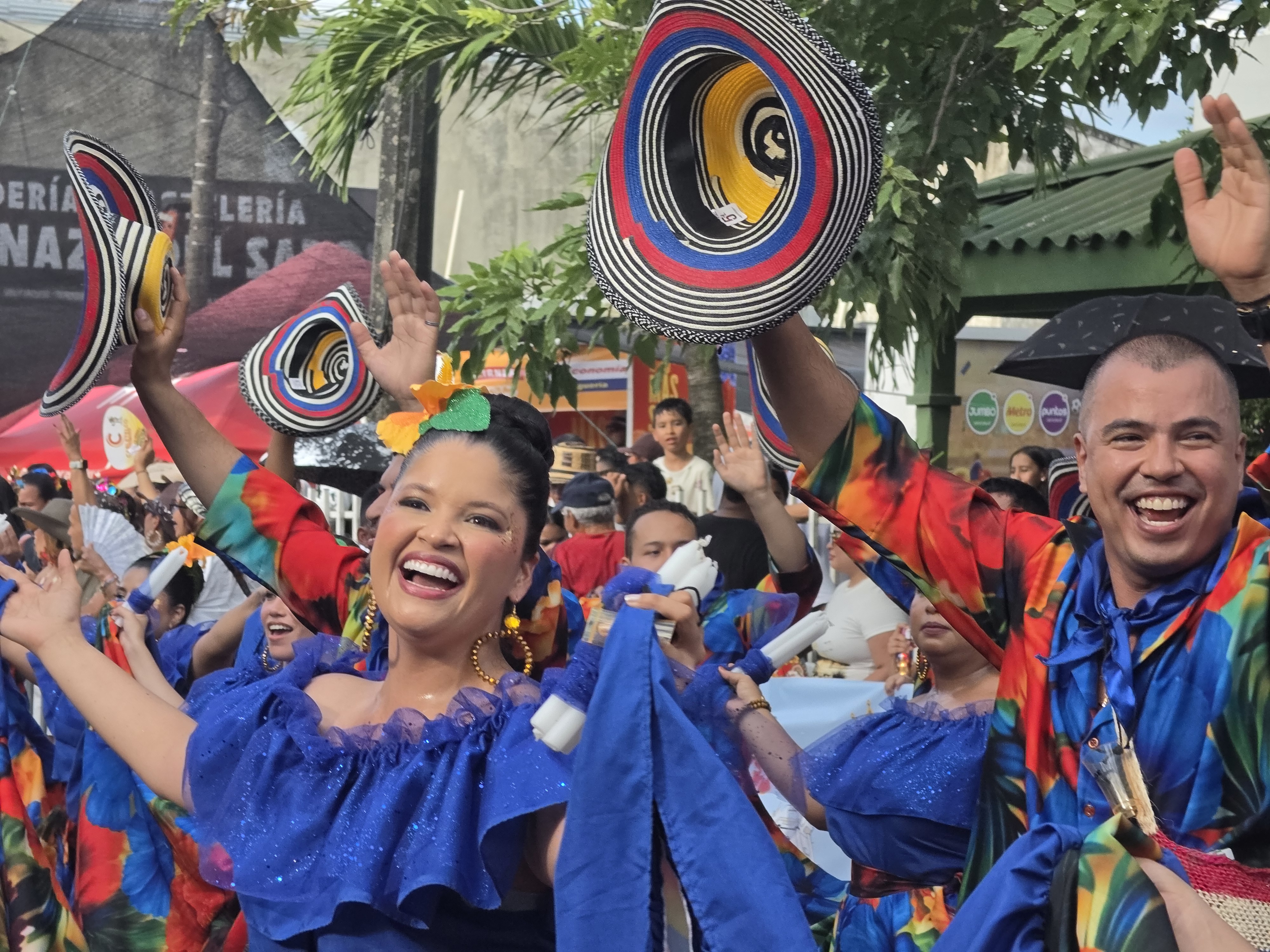 Como mención especial, si está pensando en visitar Córdoba, vale la pena tener en el radar la Feria Nacional de la Ganadería, una de las celebraciones más importantes del departamento y una excelente excusa para descubrir la región. Realizada cada año a mediados de junio, esta tradición reúne cultura, gastronomía, música y actividades ganaderas que convierten a Montería en uno de los principales puntos de encuentro del país.