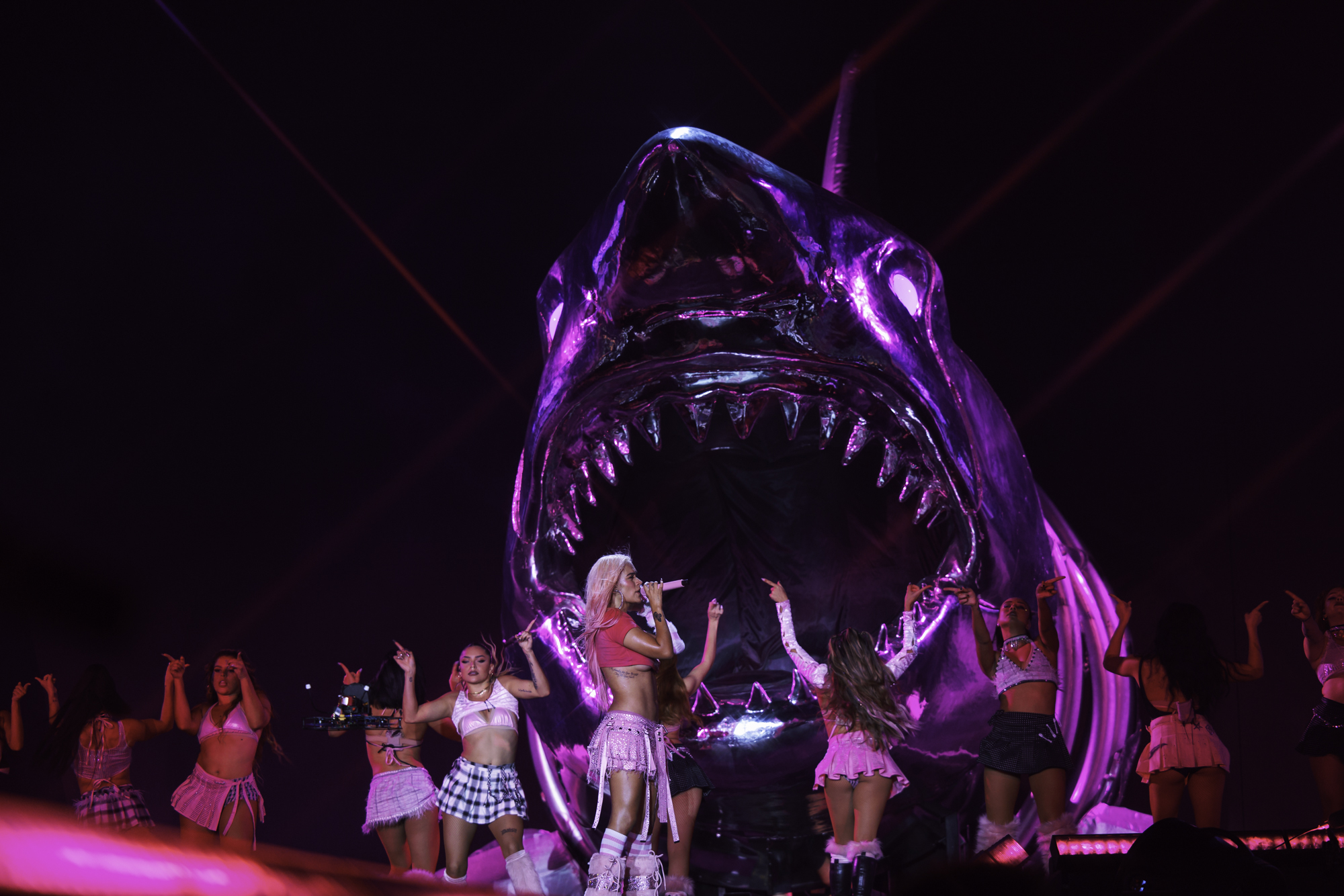 Fotos y videos: Karol G arrasa en Medellín con su primer concierto