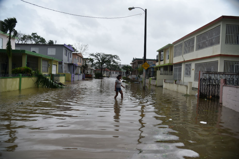 «Tormenta del siglo» deja «extensa» devastación y un muerto en Puerto Rico