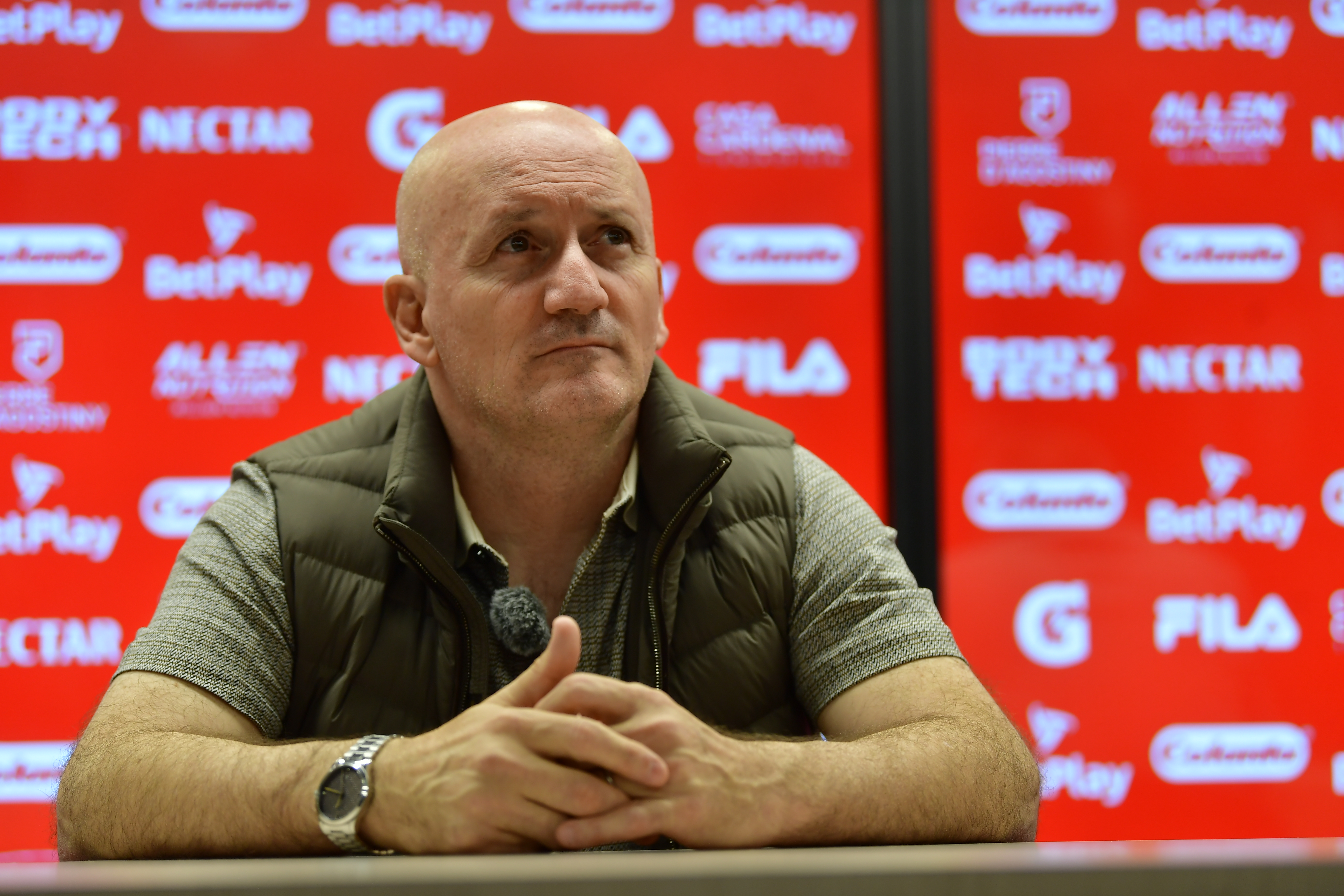 Técnico uruguayo, presentado como nuevo director técnico de Independiente Santa Fe para el 2026.
