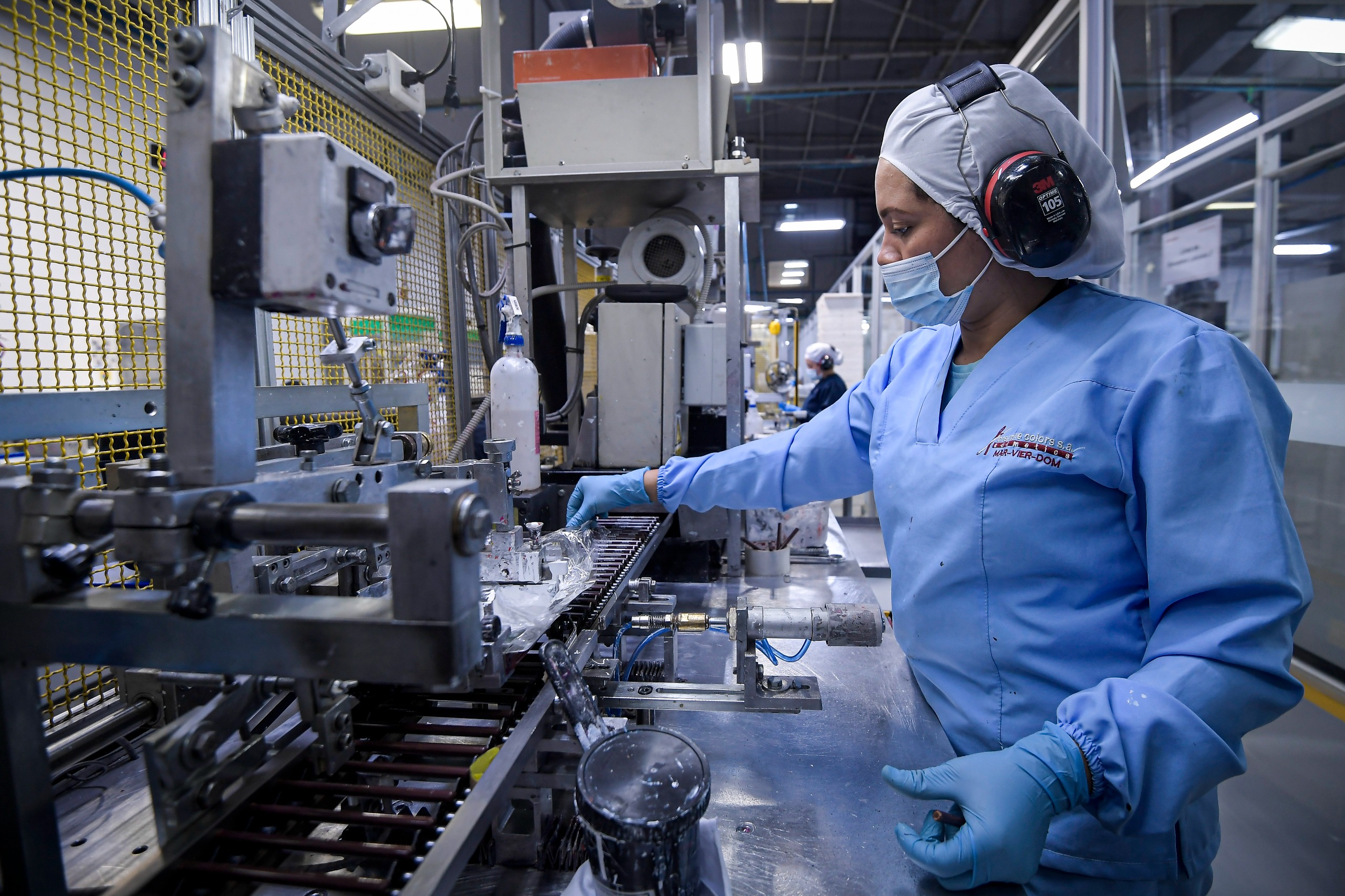 La marca le fabrica maquillaje a más de 120 empresas locales, 1.500 internacionales, exporta a más de 15 países (Estados Unidos, Centroamérica y el Caribe) y produce 6 millones de unidades de maquillaje al año. / Mauricio Alvarado