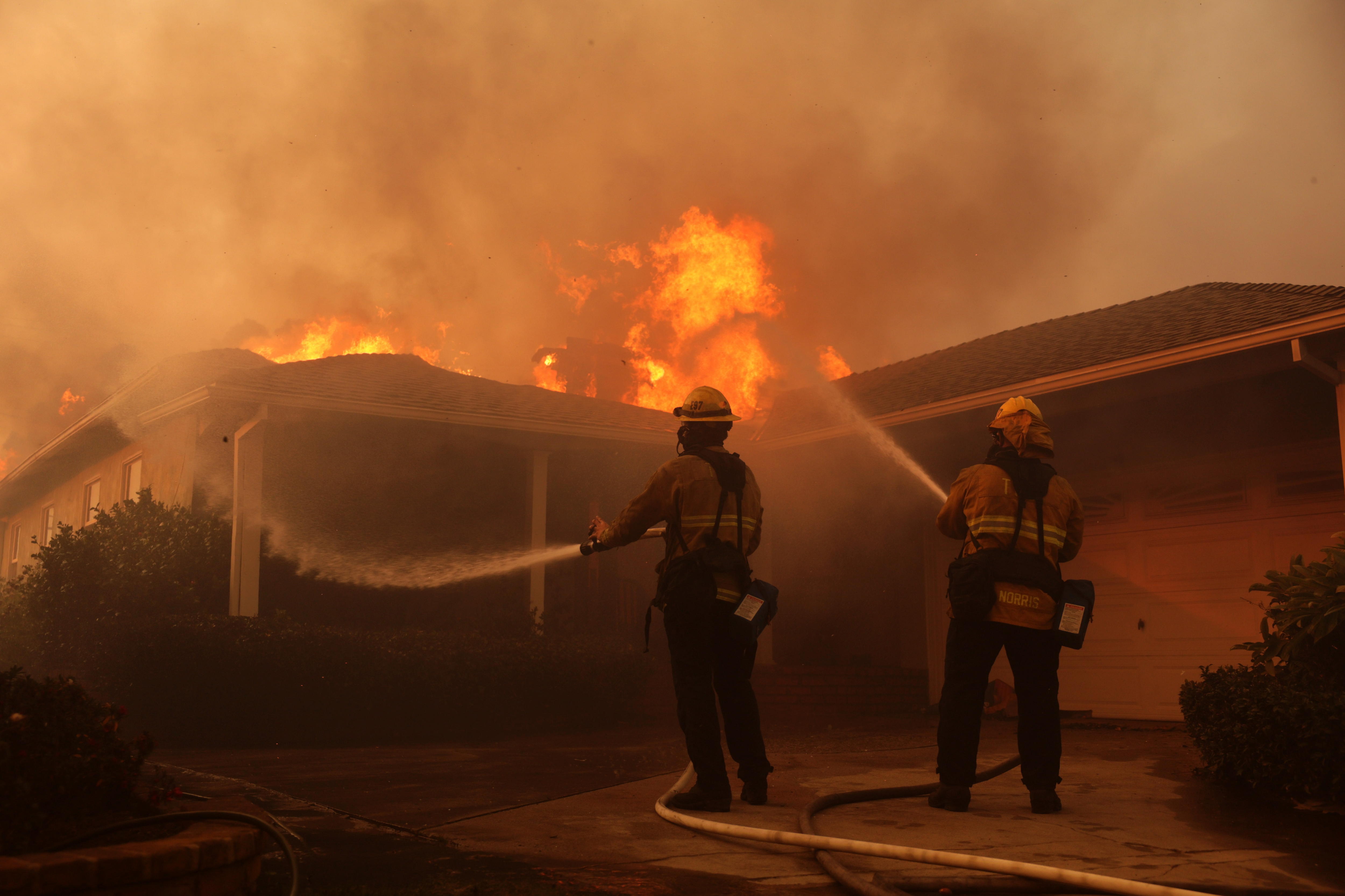 Incendios en Los Ángeles, una bomba de tiempo que incluye malas decisiones urbanas