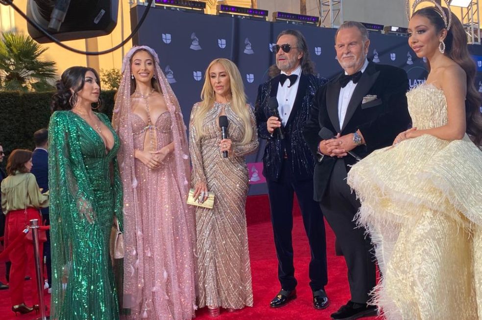 Marco Antonio Solís, Persona del Año en los Latin Grammy 2022, y su familia