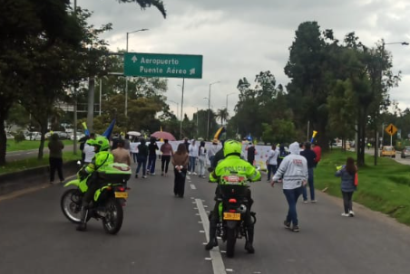 Movilidad: Reabren portal El Dorado tras varias horas de bloqueo por los taxistas