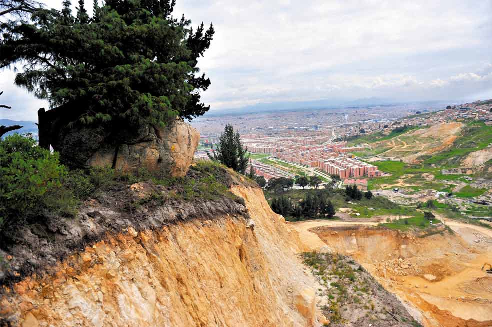 Minería arrasa arte rupestre