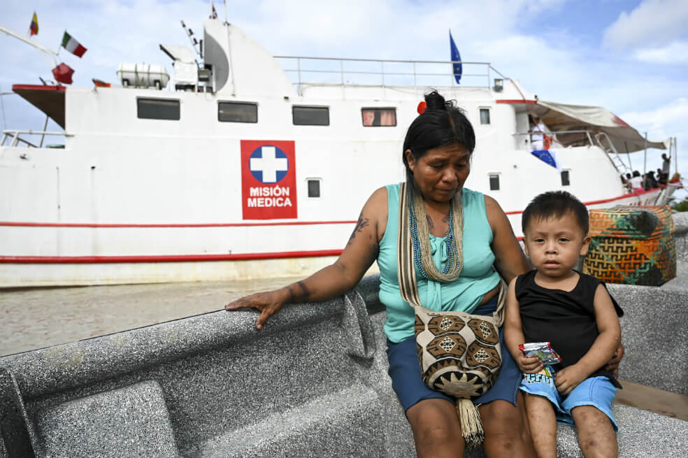 Un hospital flotante desafía las aguas turbulentas del litoral Pacífico colombiano