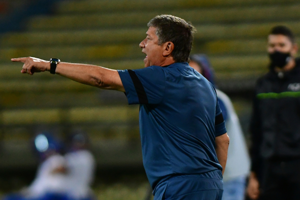 “El Bolillo” Gómez, DT de Medellín: “Todavía nos falta conocernos más”