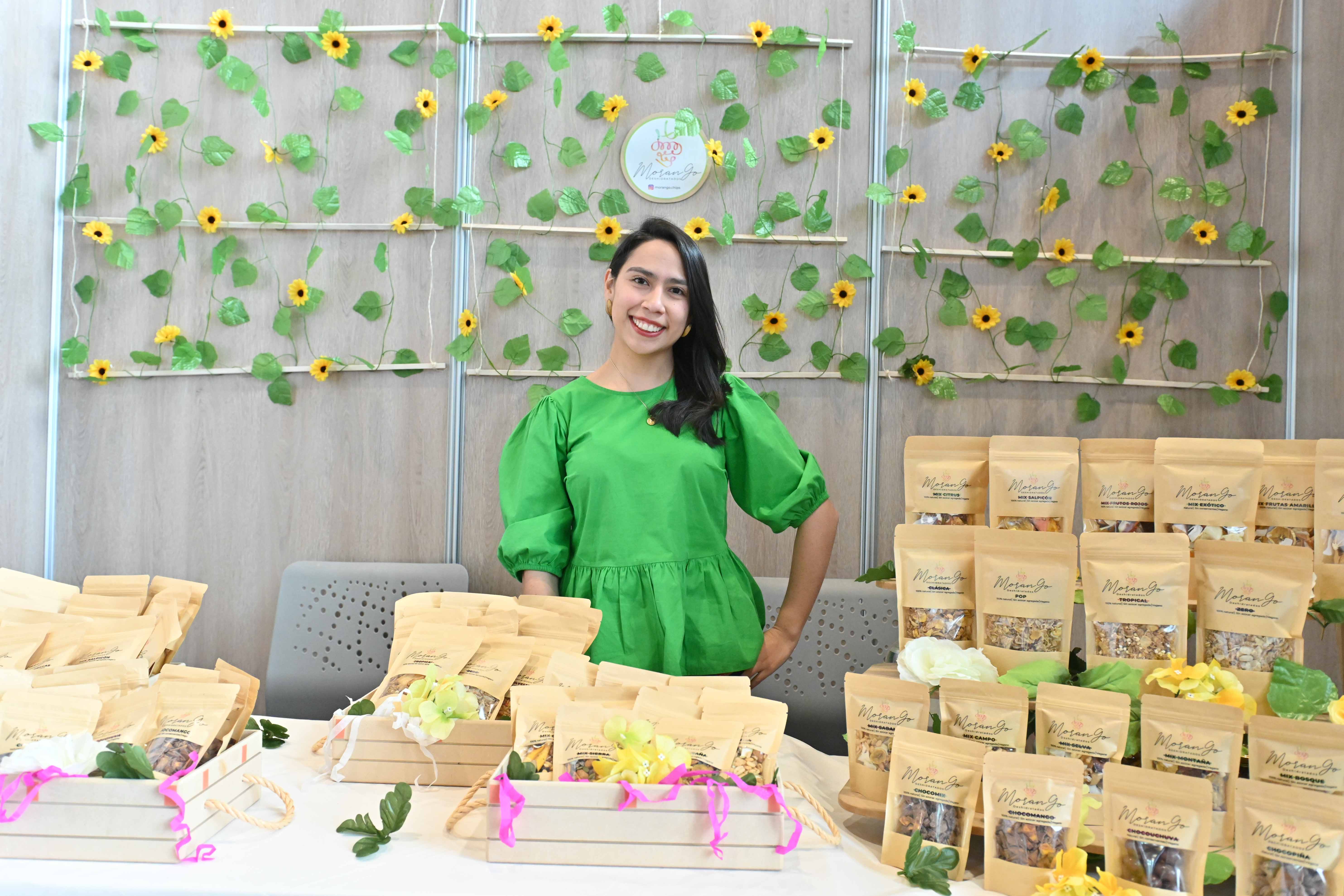 Ella creó una marca de snacks saludables con fruta deshidratada
