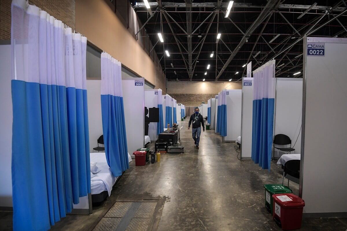 En fotos: así avanza la adecuación del hospital en Corferias en Bogotá
