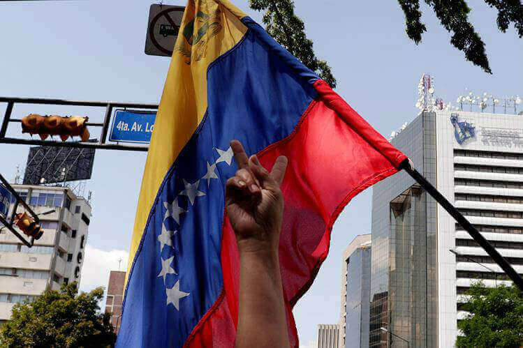 Oposición y simpatizantes de Maduro se toman de nuevo las calles de Venezuela