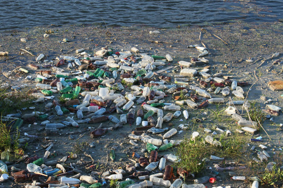 Plástico en los ríos, uno de los mayores contaminantes de océanos