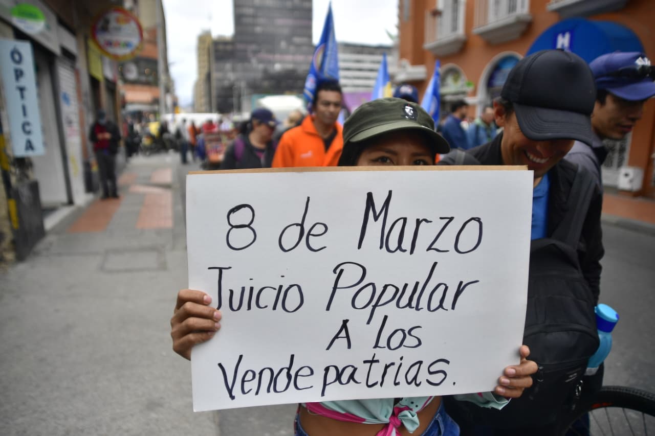 El 19 de febrero, el presidente Gustavo Petro convocó a una movilización para defender el salario mínimo de COP 2.000.000.