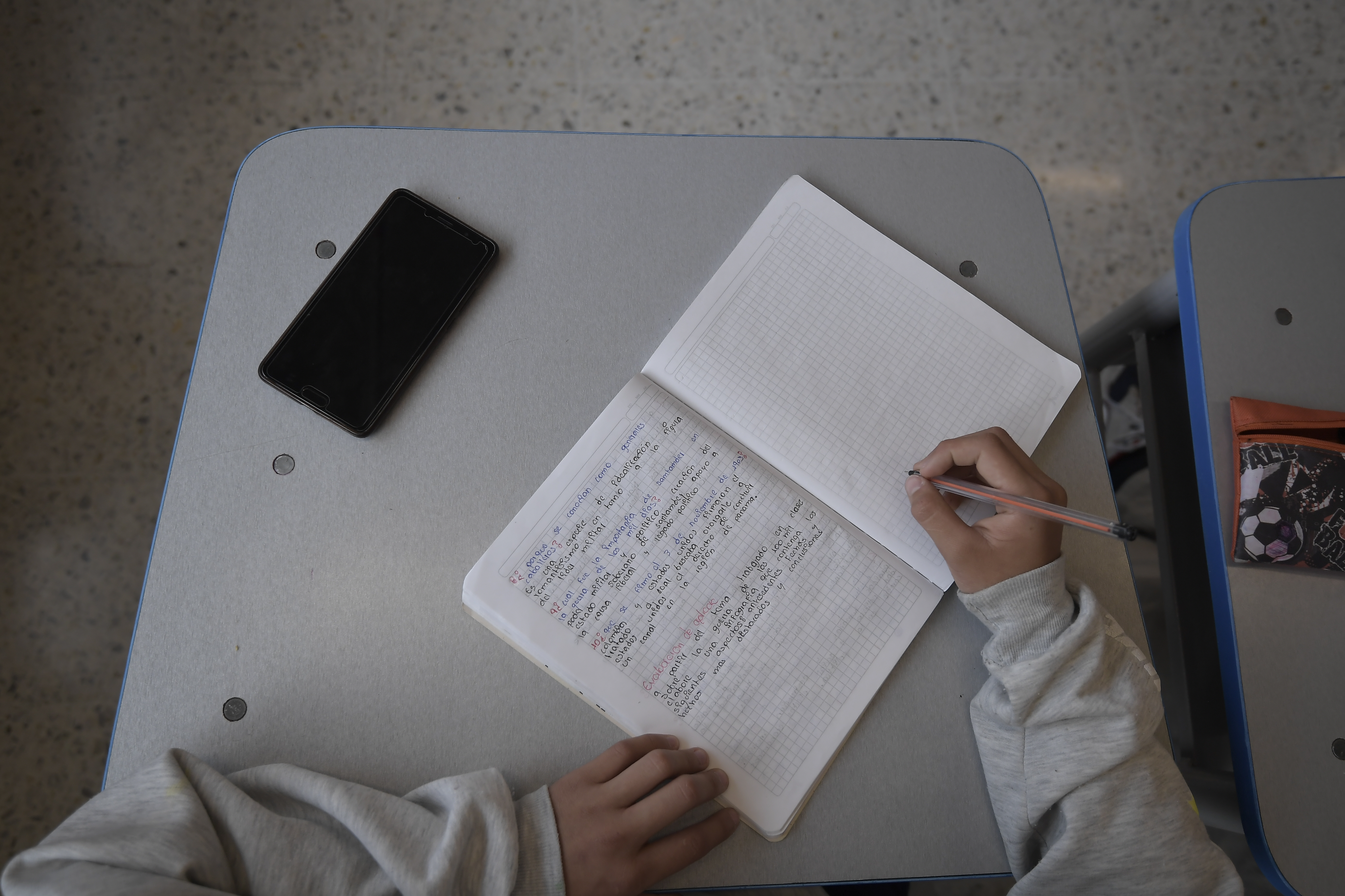 Corte Constitucional aclara que los colegios públicos no pueden imponer ninguna religión