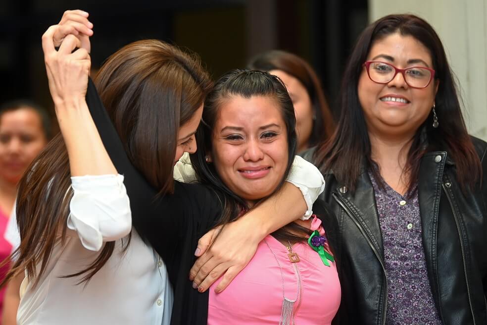 Absuelta la salvadoreña Evelyn Hernández, acusada de abortar tras dar a luz a un bebé muerto