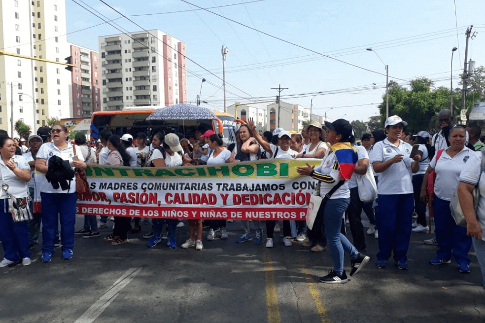 Madres comunitarias y docentes del ICBF, en ascuas por retrasos de contratación