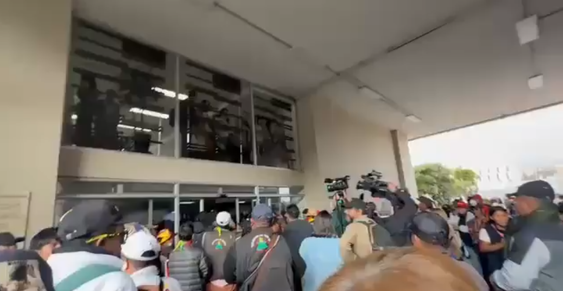Indígenas bloquearon sede de la Agencia Nacional de Tierras: Distrito se pronunció