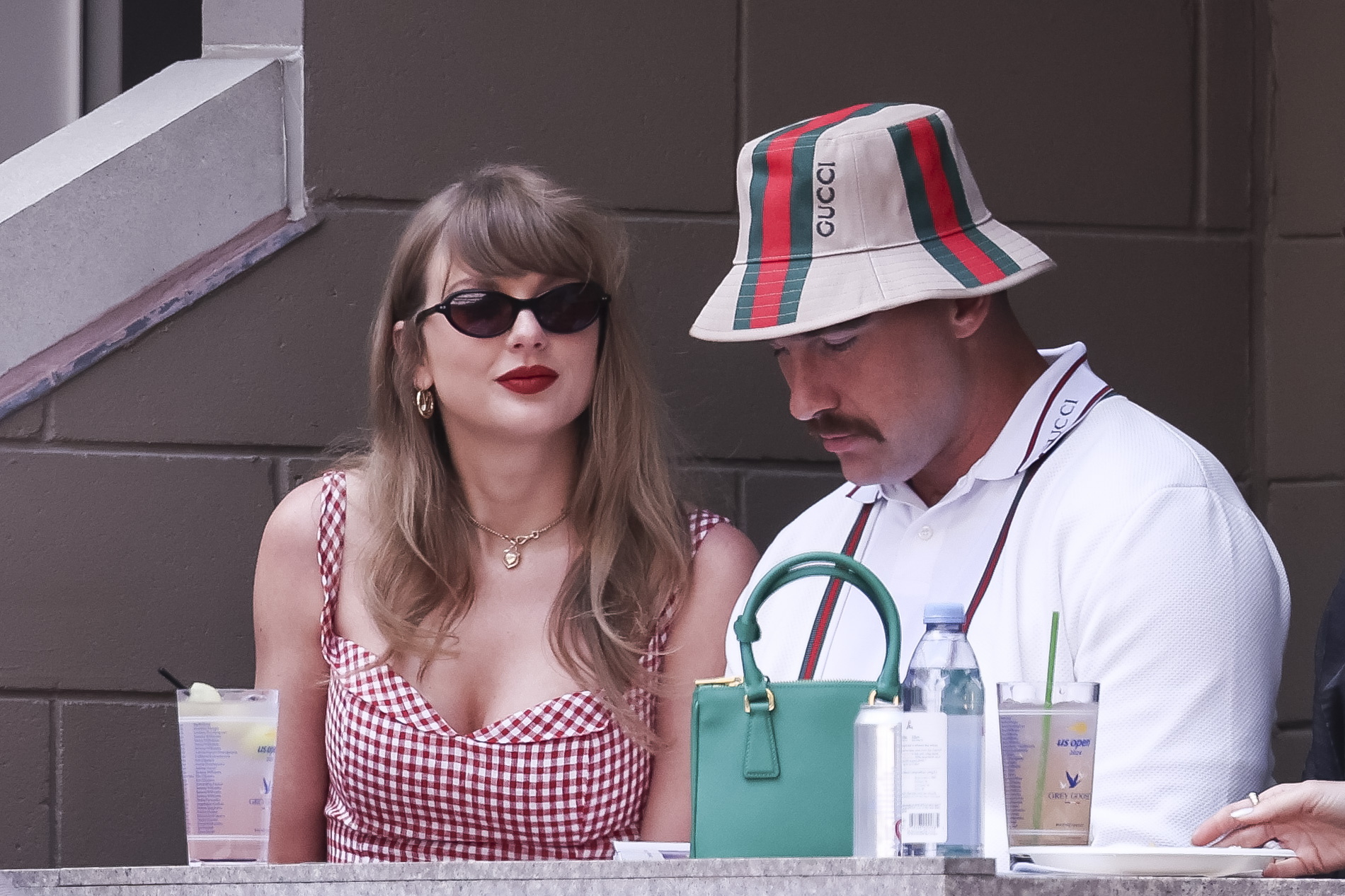 Travis Kelce habló por primera vez sobre su relación con Taylor Swift. “Estamos enamorados”