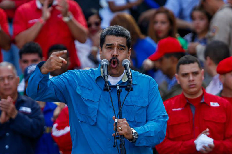 Maduro pide a Colombia que retome los diálogos de paz con el ELN