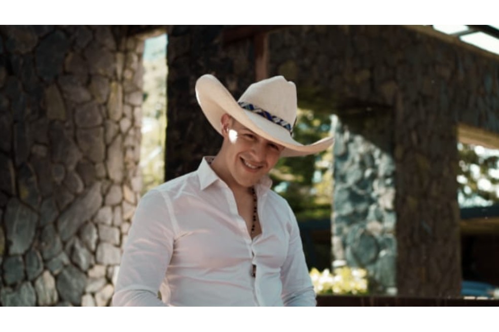 El cantante de música popular Luis Alfonso lanzó “Torcida”