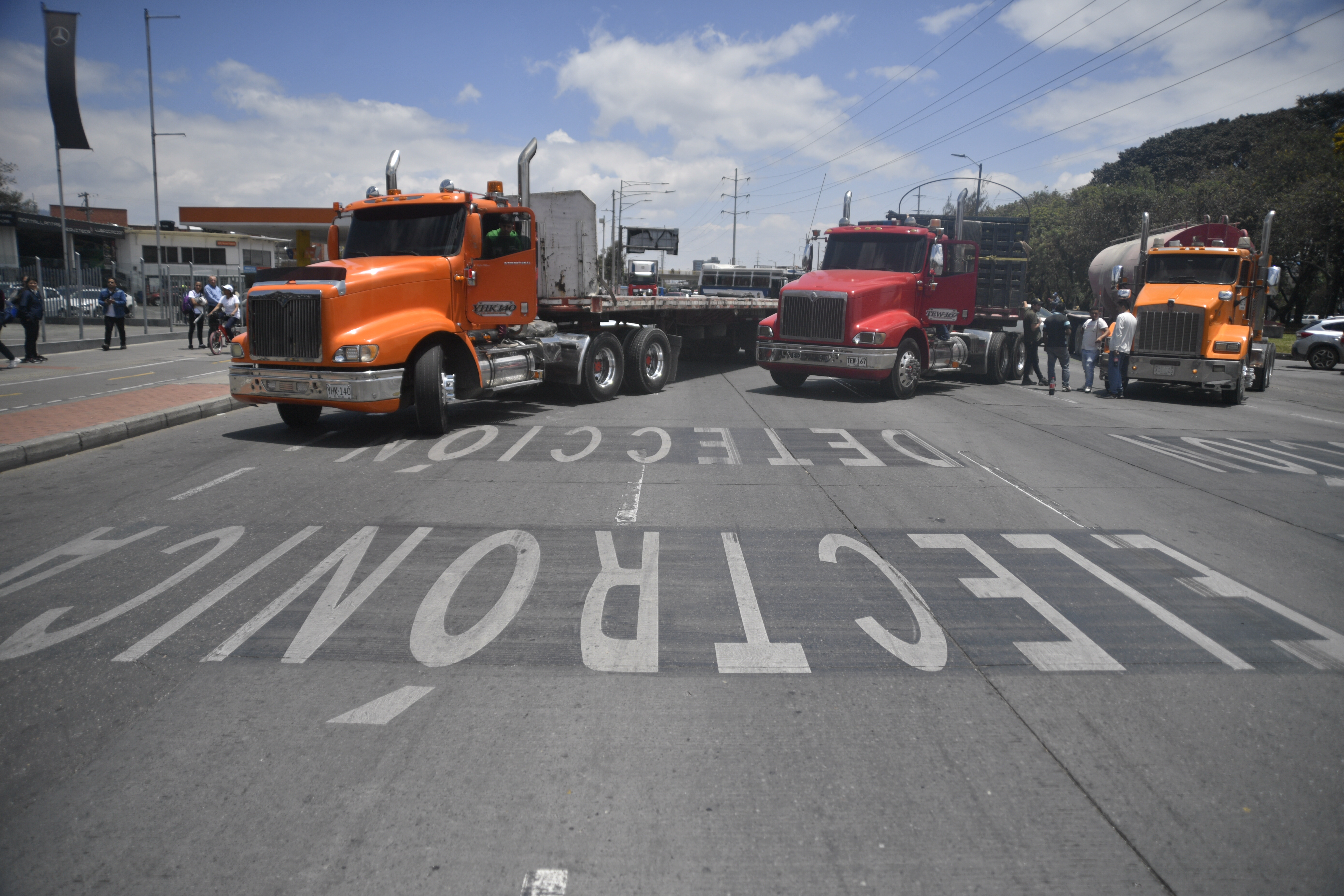 El paro camionero revive entre quejas por diésel y peajes
