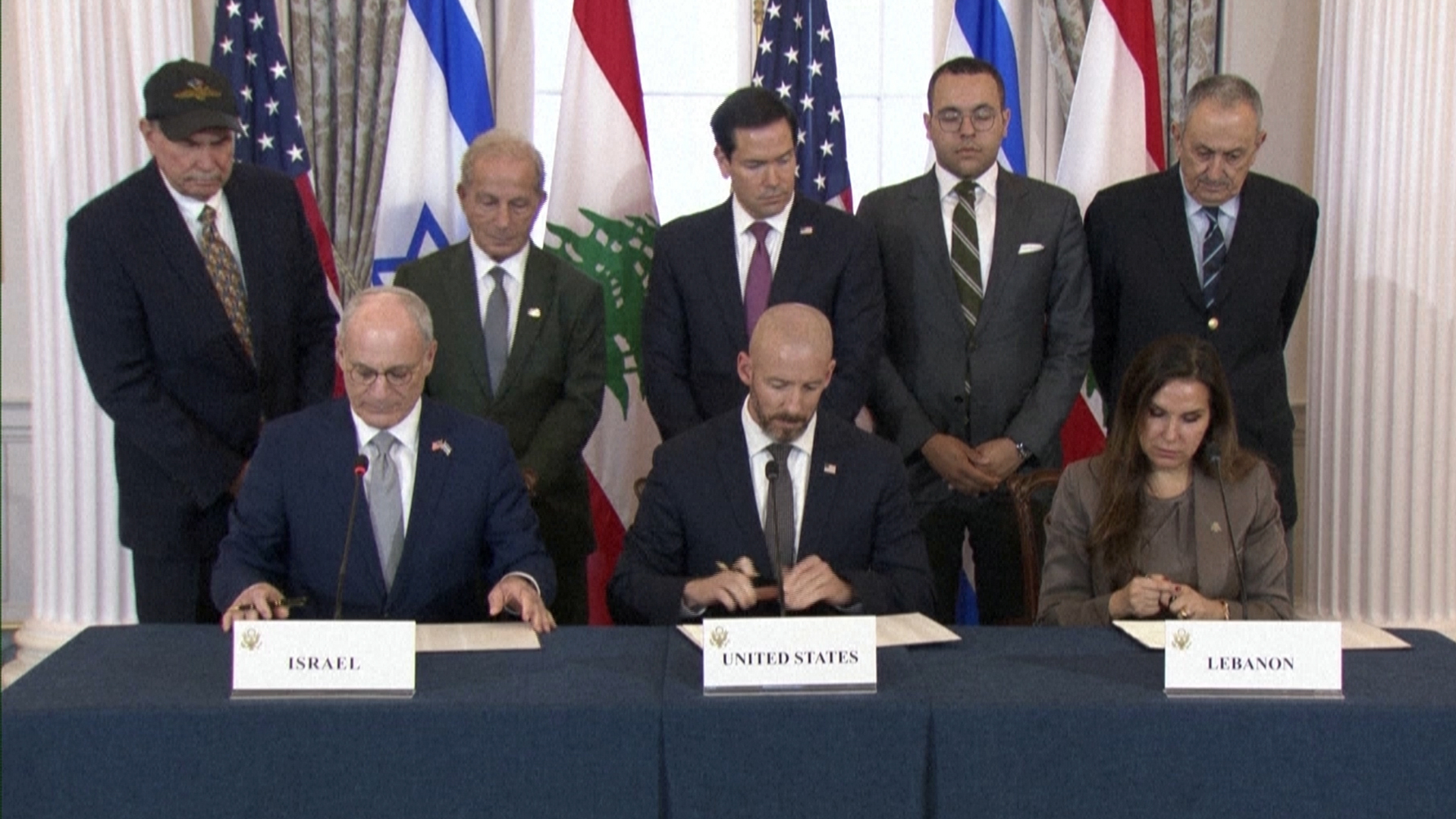 Israel y Líbano celebran el acuerdo firmado en EE. UU., al que Hezbolá se opone