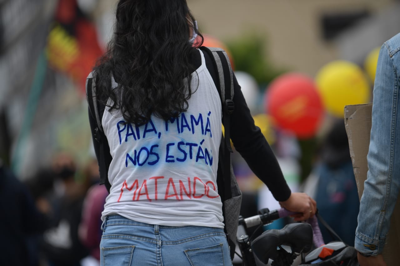 Por su parte, la minga llegó a la capital a manifestarse por la vida, el territorio, la paz y la democracia.