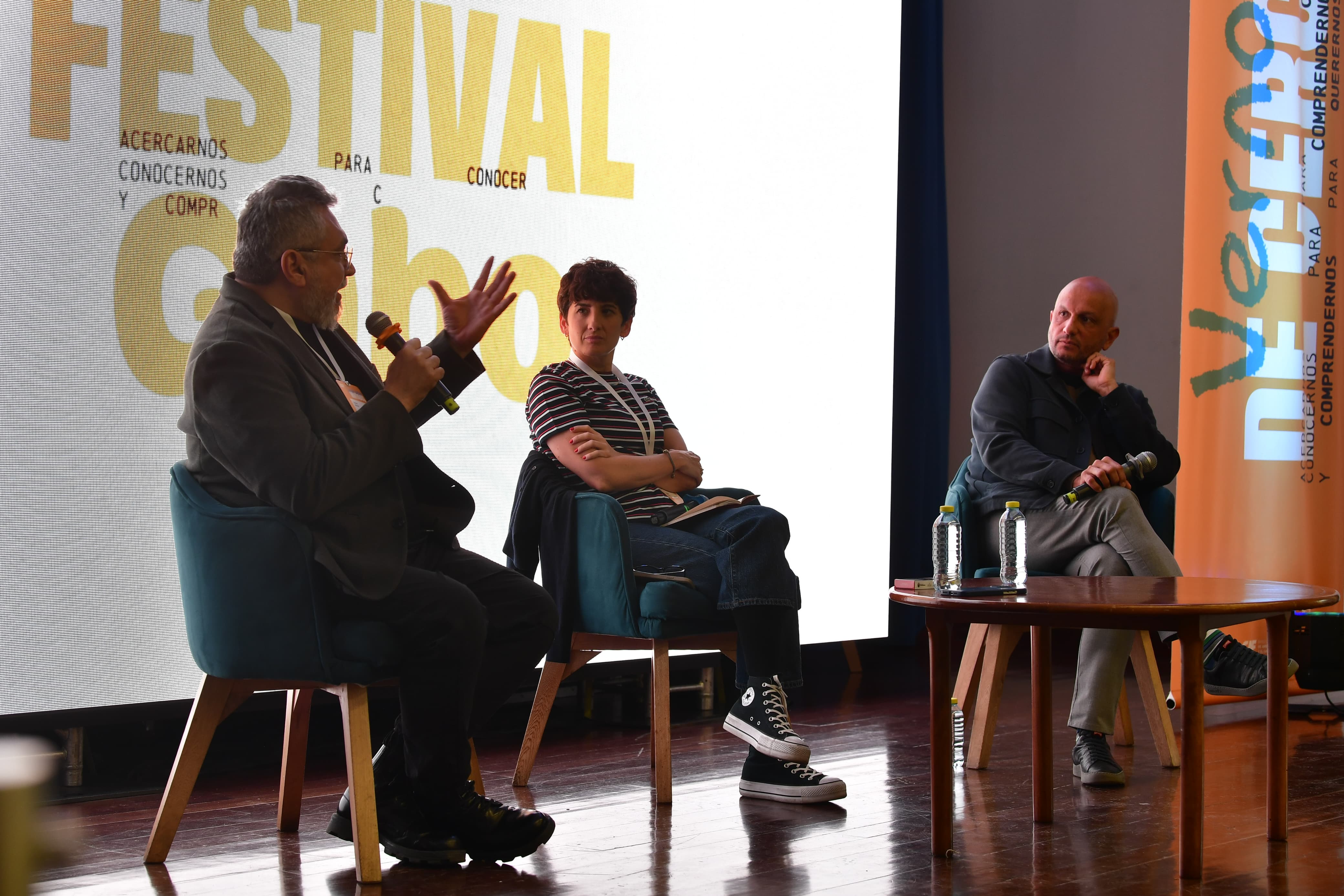 Con el lema "Vernos de cerca", el Festival Gabo reúne a periodistas, lectores y pensadores en un escenario que invita a al intercambio de ideas para imaginar futuros posibles.