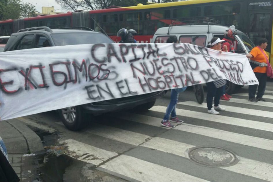 Usuarios de Capital Salud bloquean Transmilenio en la 72 con Caracas