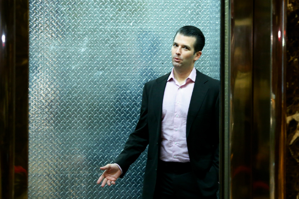 Trump Jr. revela mensajes intercambiados con WikiLeaks