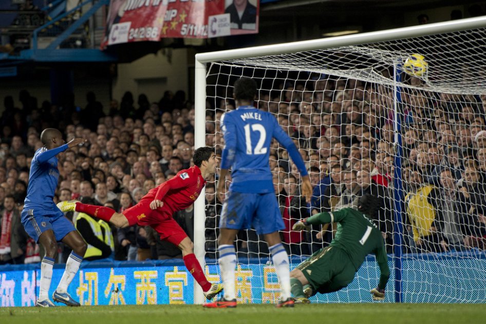 Liverpool empata con Chelsea en vibrante clásico de rojos y azules