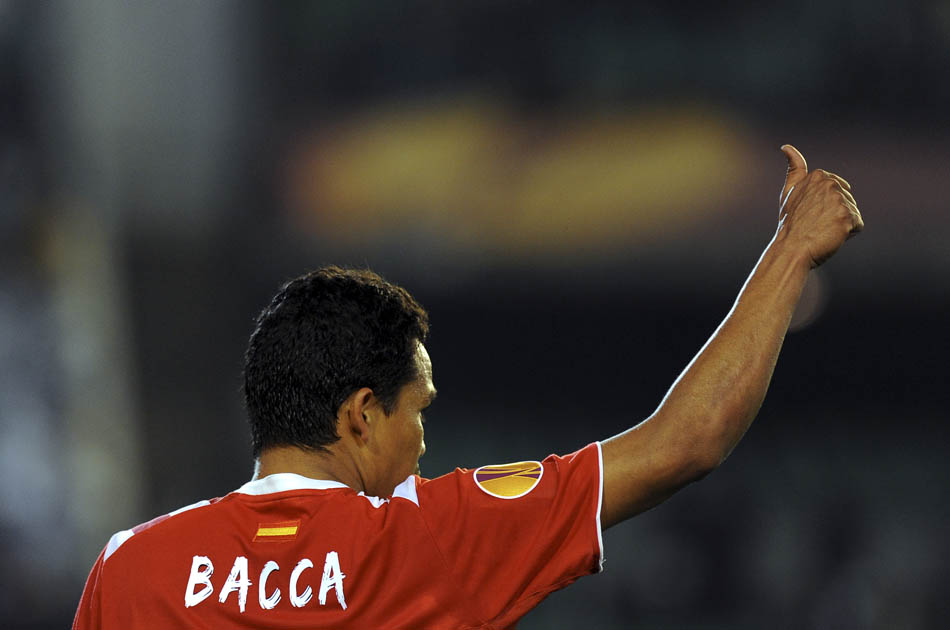 Carlos Bacca anotó en el triunfo del Sevilla contra el Osasuna